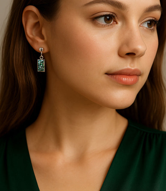 Ohrhänger mit grünen Swarovski® Kristallen aus Edelstahl