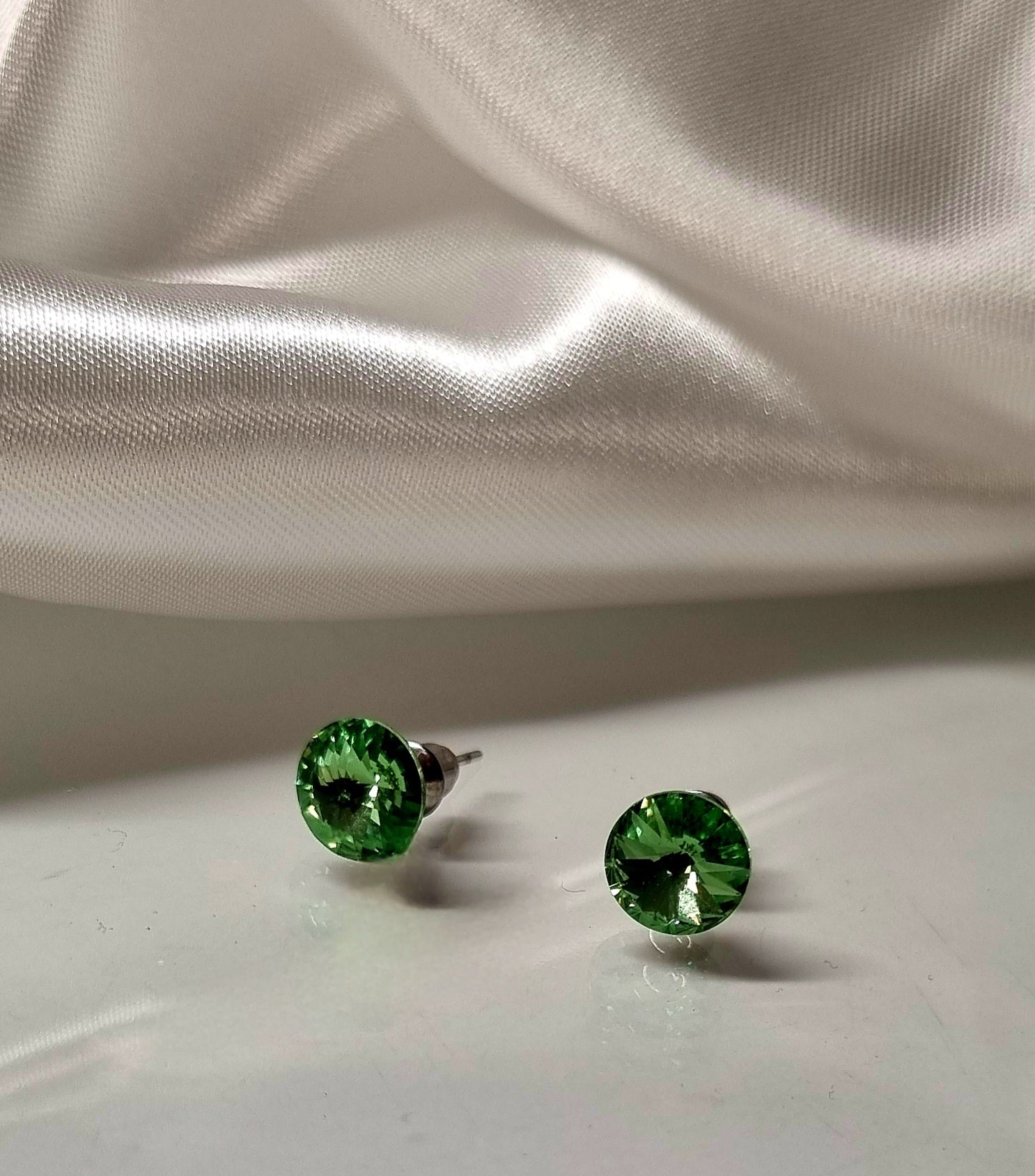 Ohrstecker Edelstahl mit Swarovski® Steinen Hellgrün