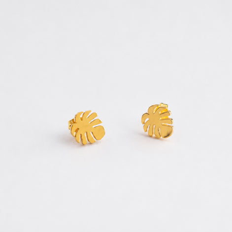 Gold-plated Monstera stud earrings