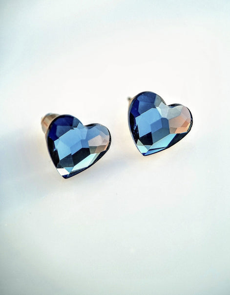 Ohrstecker Herzform mit Swarovski-Kristallen in Denimblau