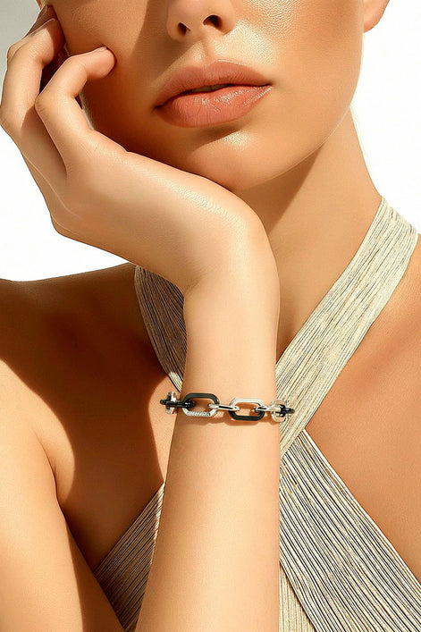 Armband mit Swarovski® Kristallen an ovalen Elementen aus Stahl - handgefertigt