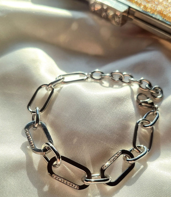 Armband mit Swarovski® Kristallen an ovalen Elementen aus Stahl - handgefertigt