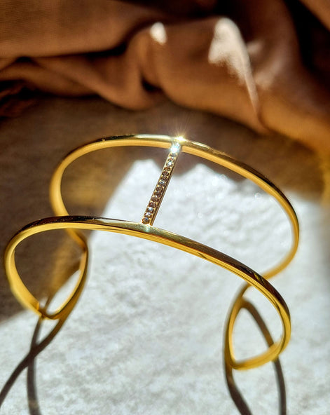 Armreif offen vergoldet – mit Swarovski® Kristallen hangefertigt