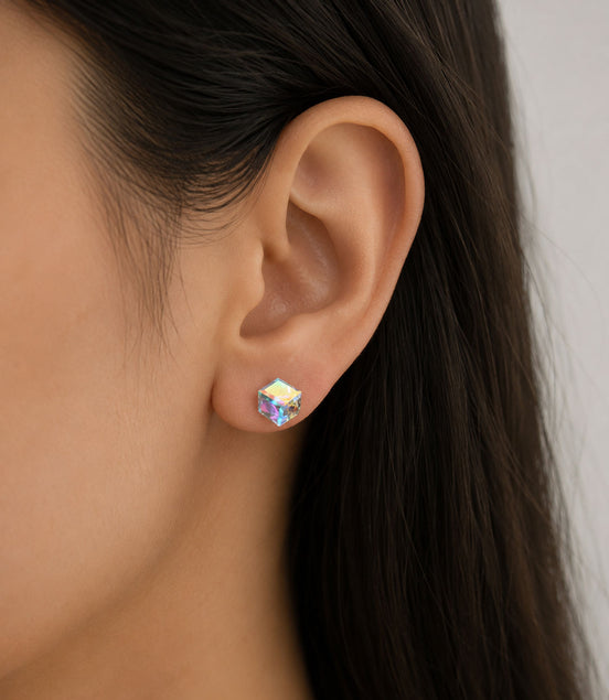 Stud earrings with Swarovski stone in an  cube design