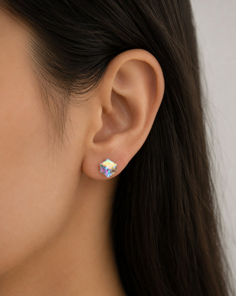 Stud earrings with Swarovski stone in an  cube design