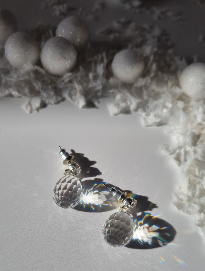 Ohrhänger mit Swarovski® Tropfenkristallen – rhodiniert & handgefertigt