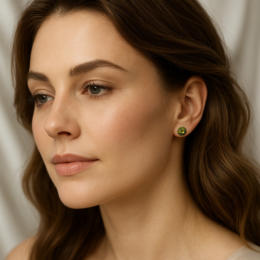 Ohrstecker Edelstahl mit schimmernden Kristall Steinen Olivgrün