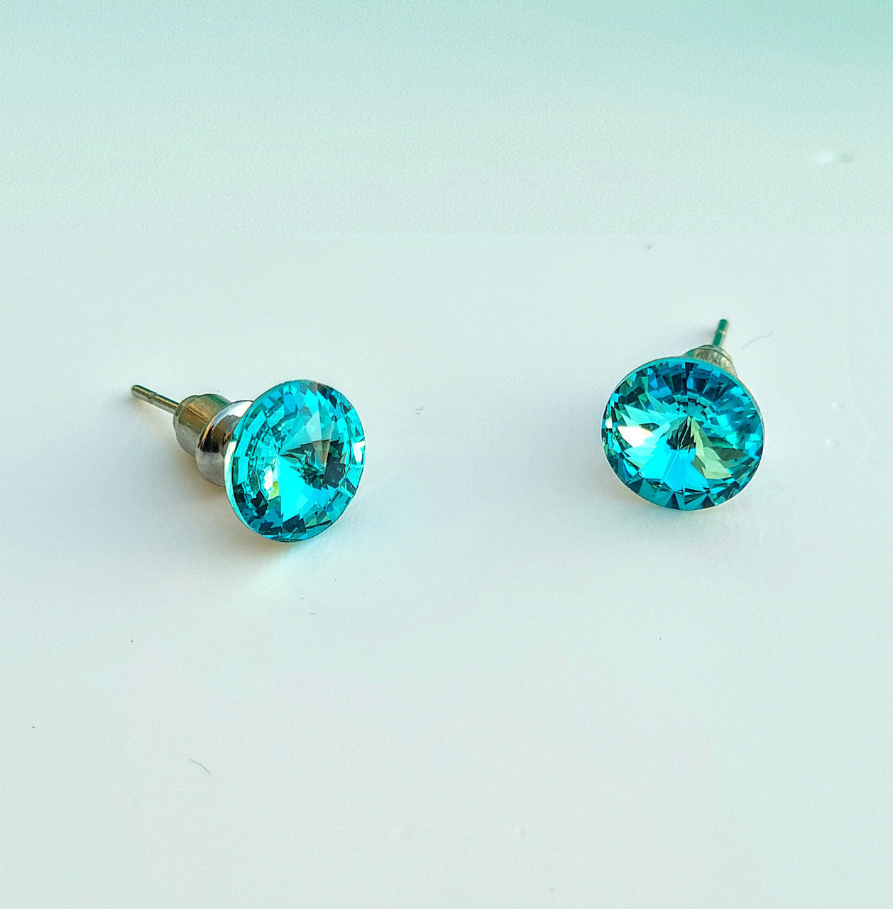 Ohrstecker mit Swarovski Kristallen Light-Türkis