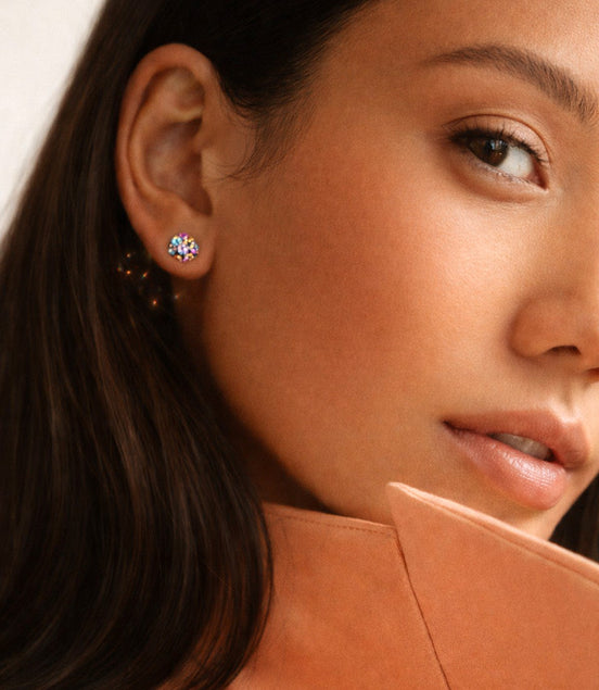 Ohrstecker rund mit funkelnden Kristallen in Multicolor