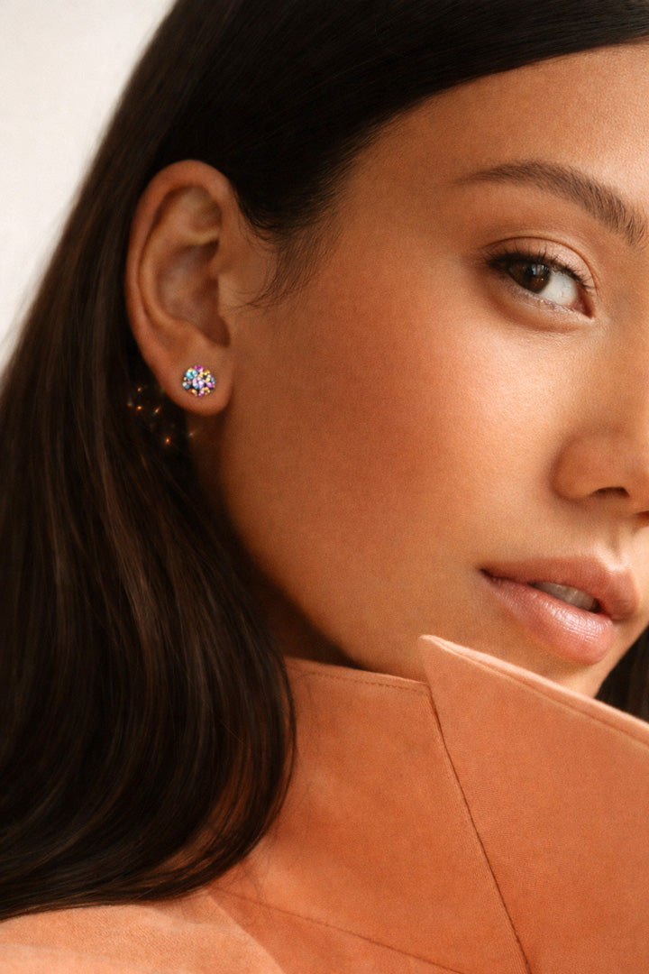 Ohrstecker rund mit funkelnden Kristallen in Multicolor