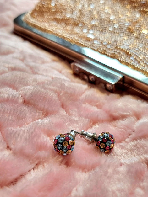 Ohrstecker rund mit funkelnden Kristallen in Multicolor