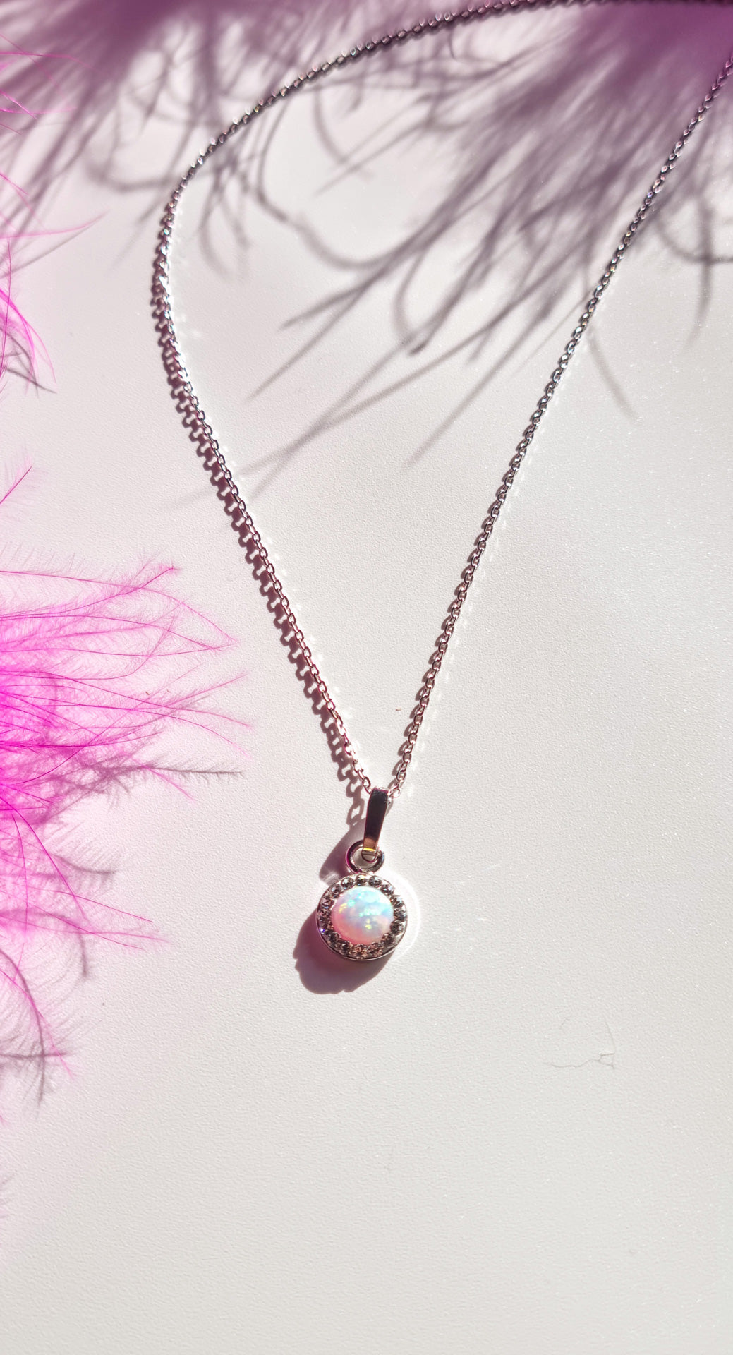 Silberkette mit Opal-Anhänger und Swarovski-Kristallen