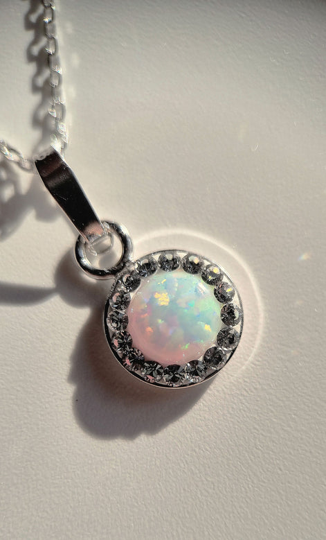 Silberkette mit Opal-Anhänger und Swarovski-Kristallen