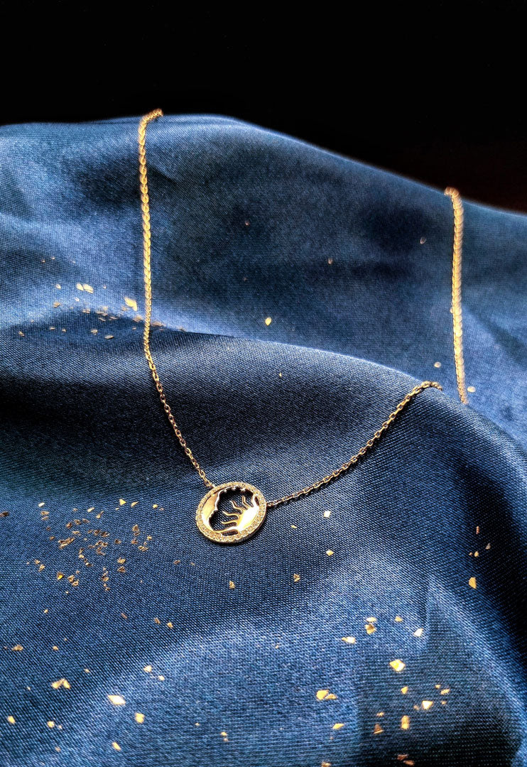 Kette mit Sonne- & Mond Anhänger und Swarovski® Kristallen vergoldet Silber 925 - handgefertigt