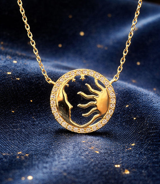 Kette mit Sonne- & Mond Anhänger und Swarovski® Kristallen vergoldet Silber 925 - handgefertigt