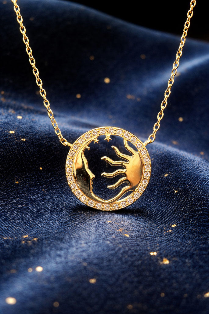 Kette mit Sonne- & Mond Anhänger und Swarovski® Kristallen vergoldet Silber 925 - handgefertigt