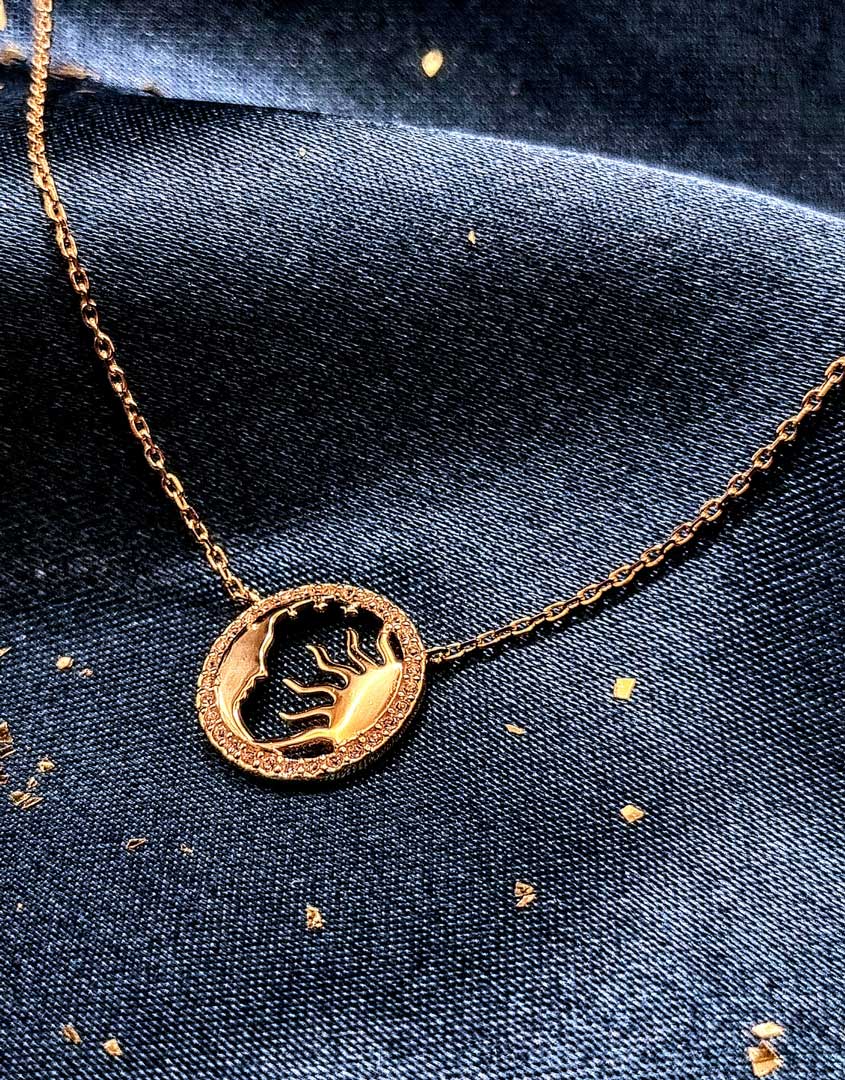 Kette mit Sonne- & Mond Anhänger und Swarovski® Kristallen vergoldet Silber 925 - handgefertigt