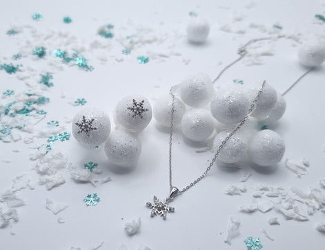 Halskette mit Schneeflocken Silber mit Zirkonia – 925er Sterlingsilber, rhodinier - handgefertigt