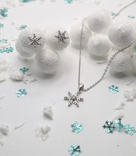 Halskette mit Schneeflocken Silber mit Zirkonia – 925er Sterlingsilber, rhodinier - handgefertigt