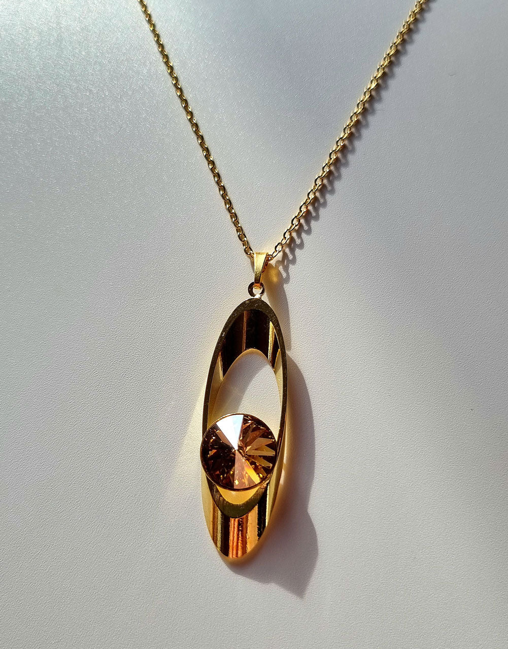 Halskette vergoldet mit Swarovski® Kristall – Golden Shadow -handgefertigt