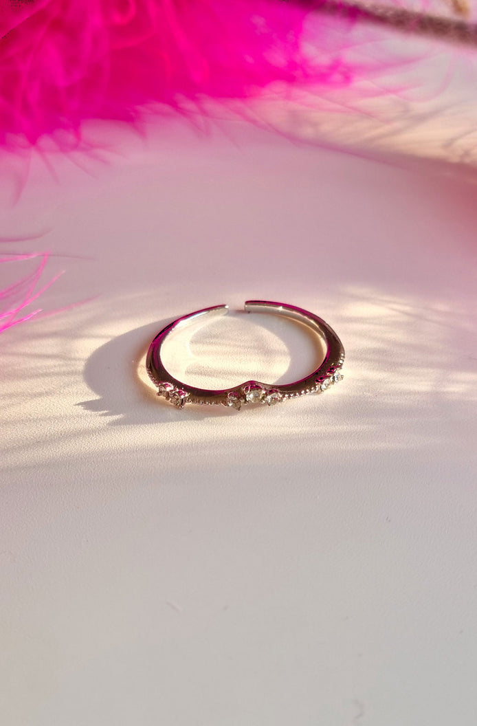 Zarter Silberring aus 925er Sterlingsilber mit Swarovski-Kristallen