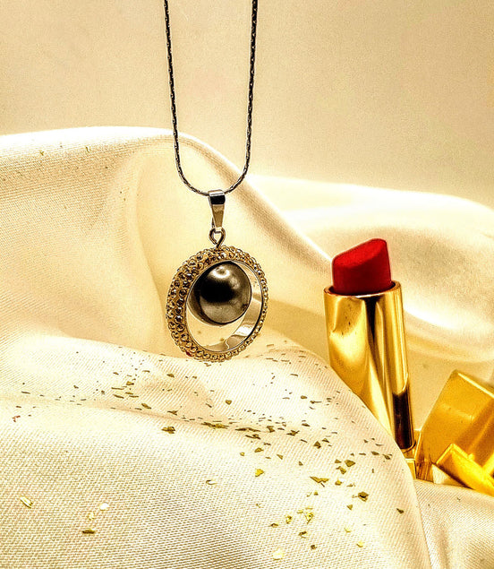 Halskette mit Perlenanhänger & drehbarem Swarovski® Kristallkreis Gold - handgefertigt