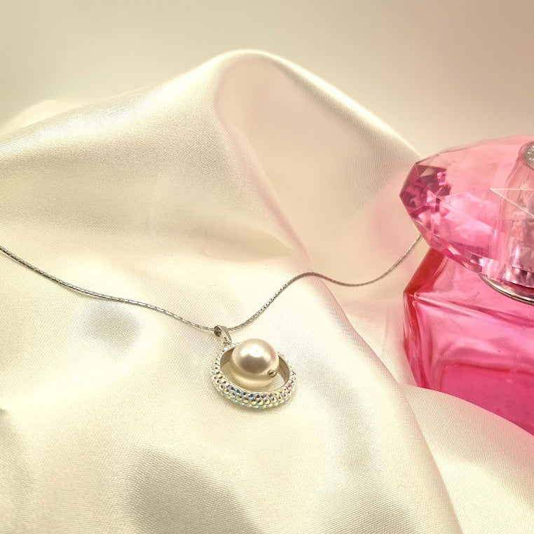Necklace with pearl pendant & rotating Swarovski® crystal circle, white - handmade