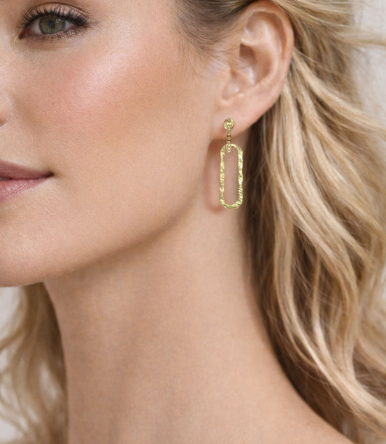 Créoles dorées – avec pendentif géométrique et strass verts
