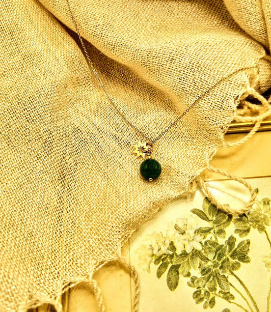 Halskette mit Naturstein & goldener Sonne