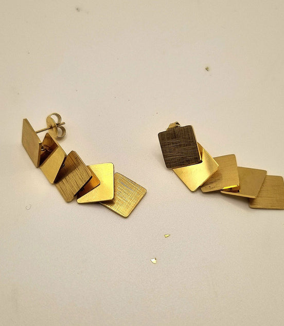 Ohrhänger gold quadratisch mit gebürsteter Oberfläche – Edelstahl