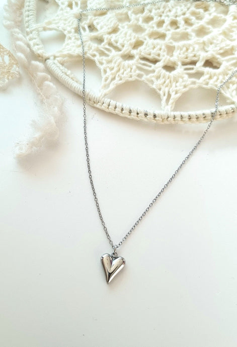 Halskette mit Silber Glossy Herzanhänger
