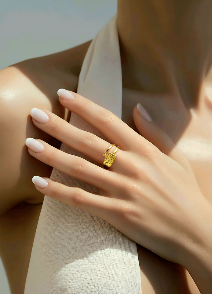 Ring goldfarben, gehämmerte Struktur, verstellbar,  – Edelstahl