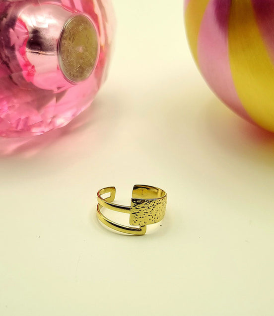 Ring goldfarben, gehämmerte Struktur, verstellbar,  – Edelstahl