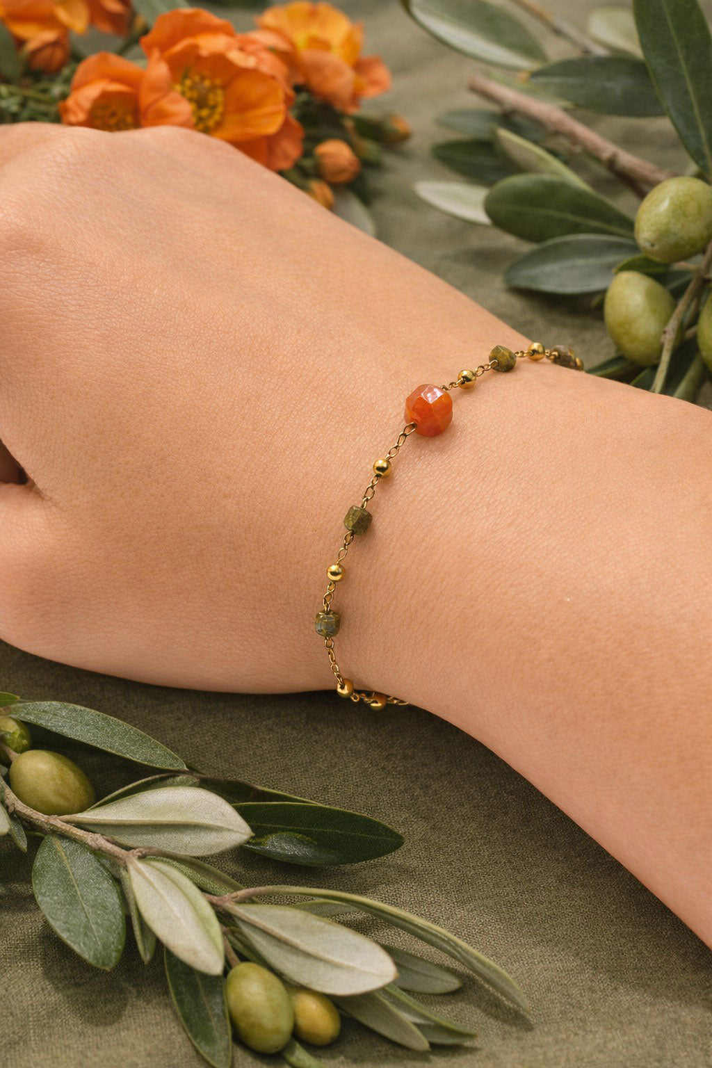 Armband Karneol goldfarben aus Edelstahl, Natursteine Orange und Olivgrün