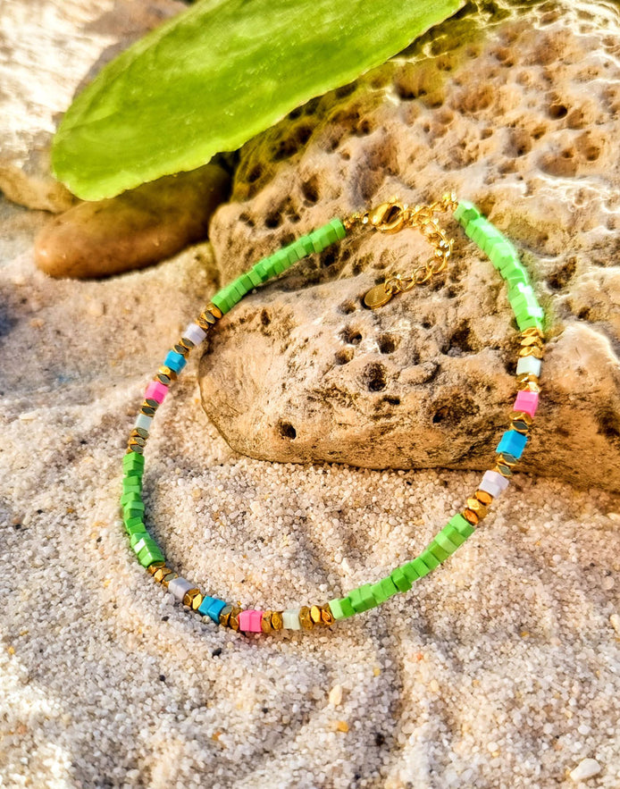 Cheville verte avec perles de howlite – réglable, acier inoxydable
