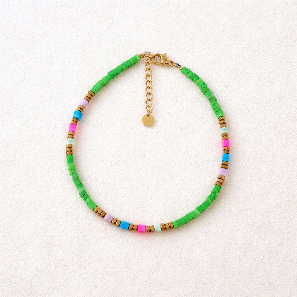 Cheville verte avec perles de howlite – réglable, acier inoxydable