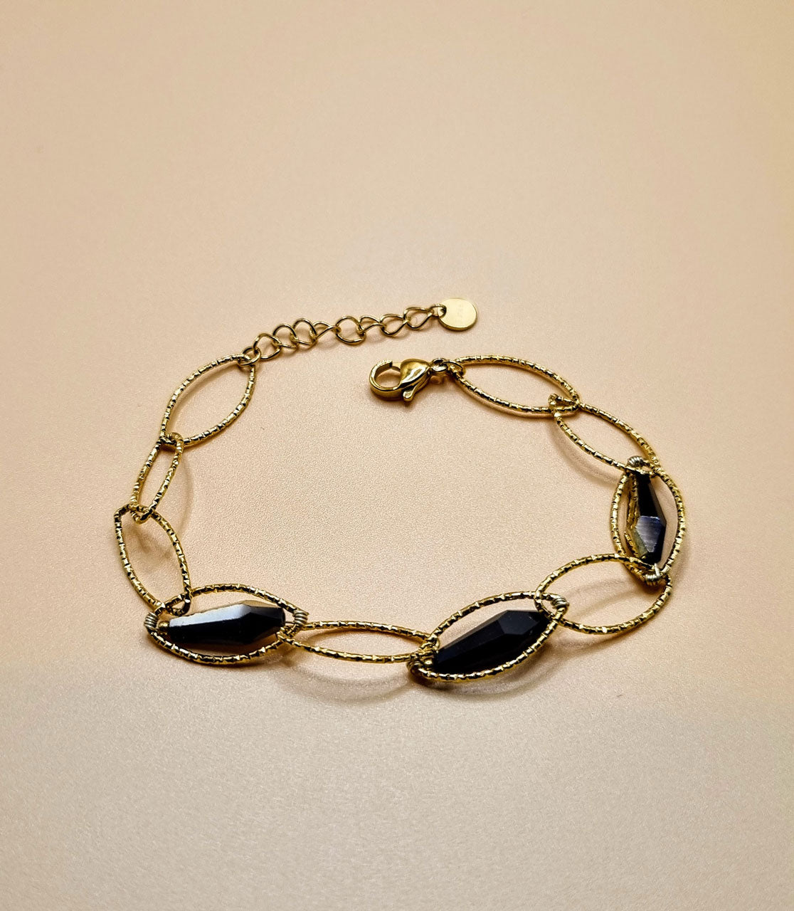 Armkettchen Mesh goldfarbener Edelstahl Oval mit schwarzen Glasperlen