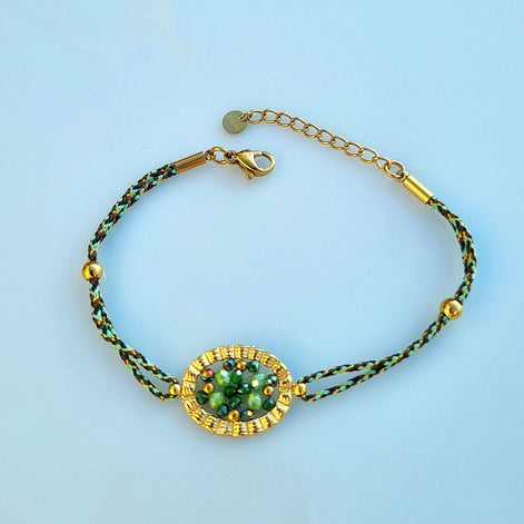 Kordelarmband Grün-Gold mit Glasperlen & ovalem Element