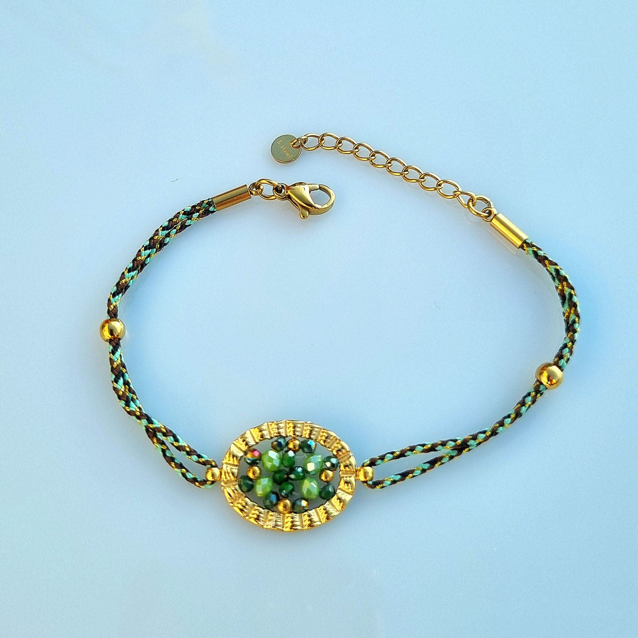 Kordelarmband Grün-Gold mit Glasperlen & ovalem Element