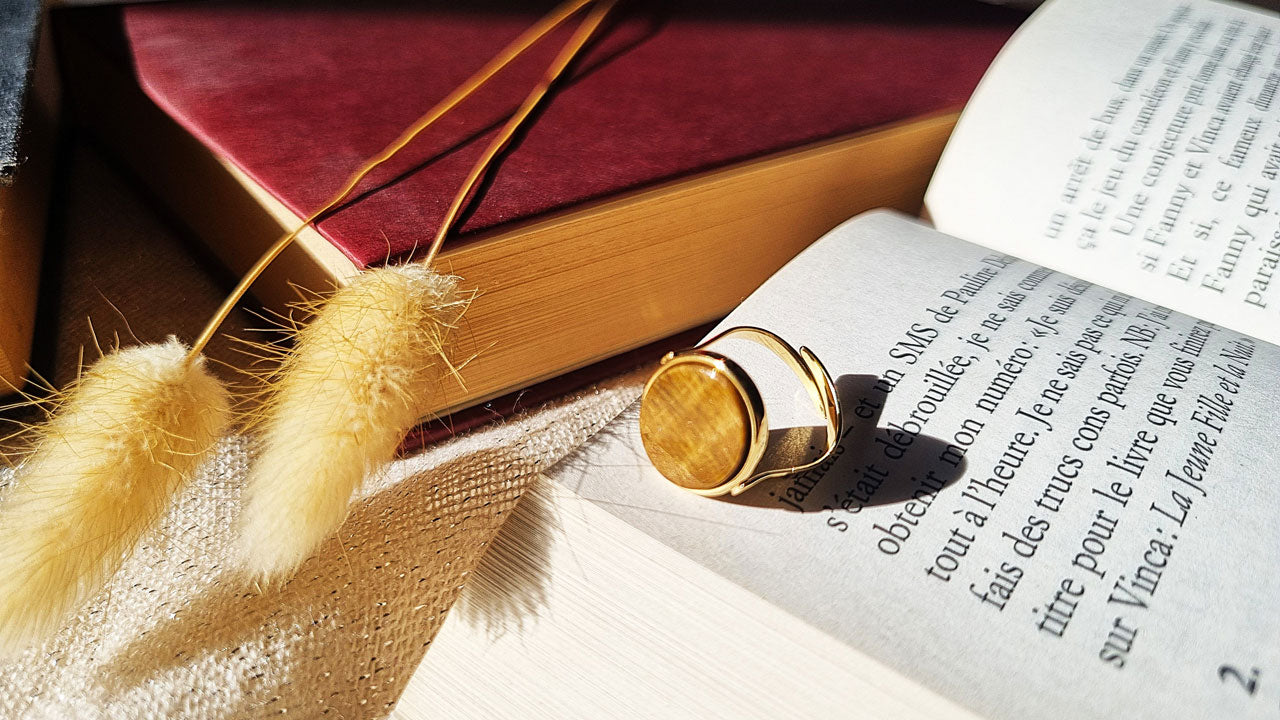 Ring, goldfarben oval Naturstein Tigerauge braun – Edelstahl, größenverstellbar