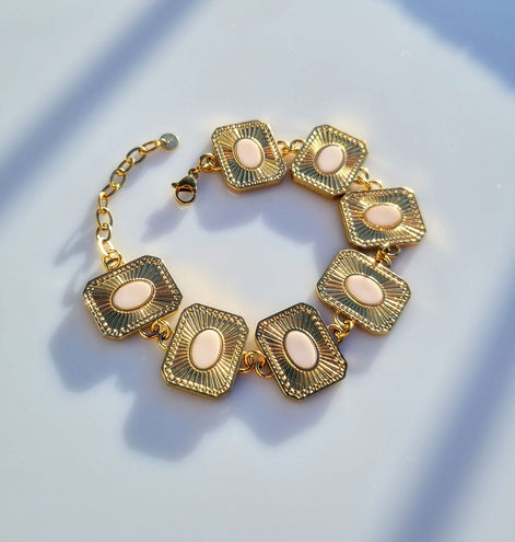 Bracelet doré avec pierres naturelles et éléments rectangulaires