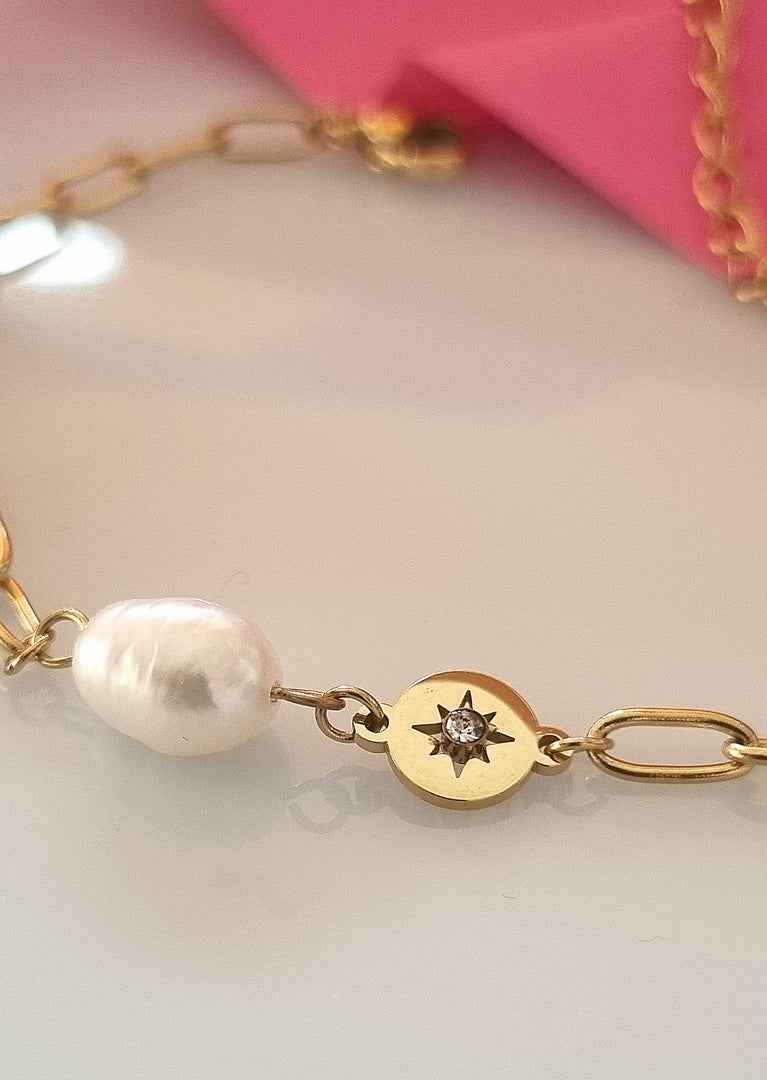 Zartes Armkettchen Goldfarben – mit Süßwasserperle, Stern und Strassstein