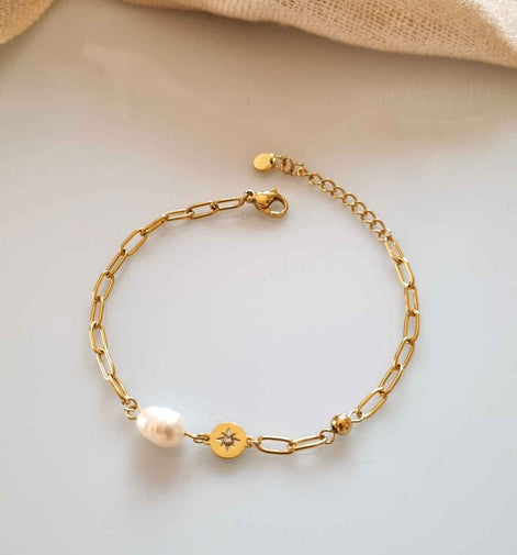 Zartes Armkettchen Goldfarben – mit Süßwasserperle, Stern und Strassstein