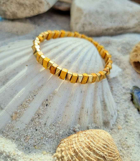 Elastisches Armband Goldfarben – mit Jaspissteinen